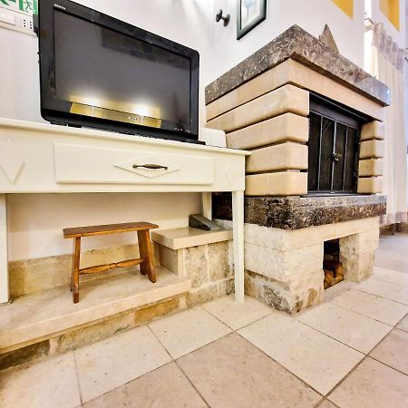 Apartamento Jackie'S Little Stone House Split Exterior foto