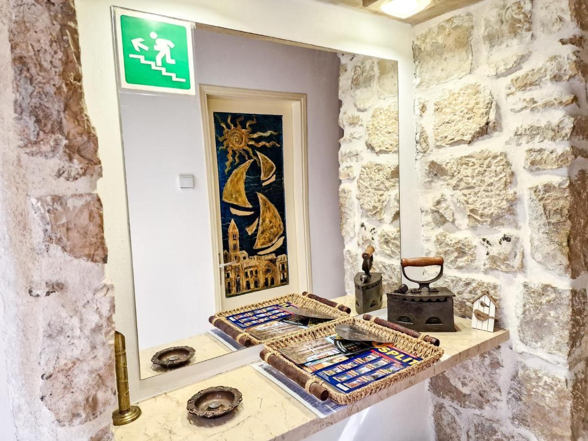 Apartamento Jackie'S Little Stone House Split Exterior foto
